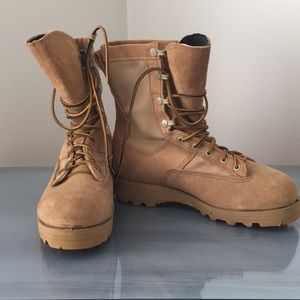 Authentic Army combat boots NWOT